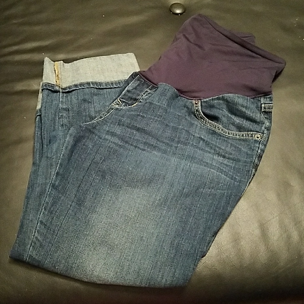 Maternity jean capri